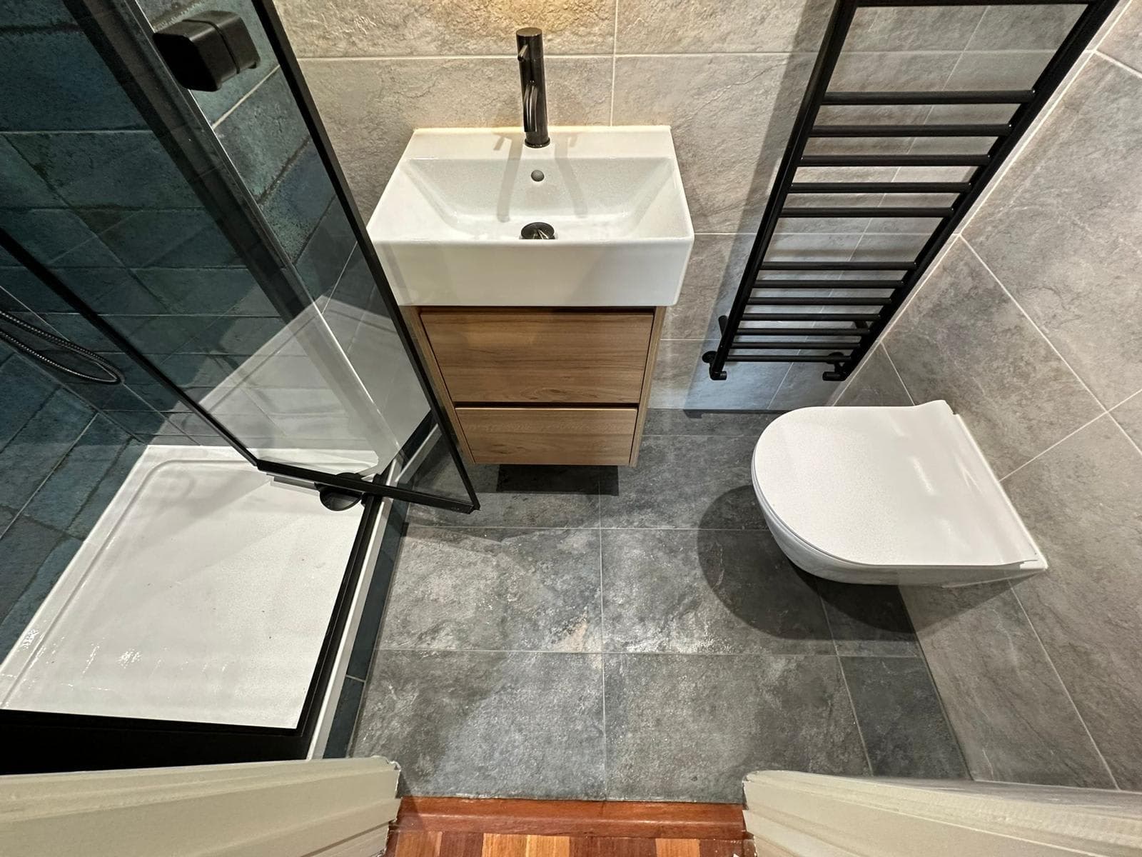 ENSUITE REFURBISHEMNT